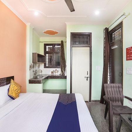 Spot On Main View Guest House Near Leisure Valley Park Ґурґаон Екстер'єр фото