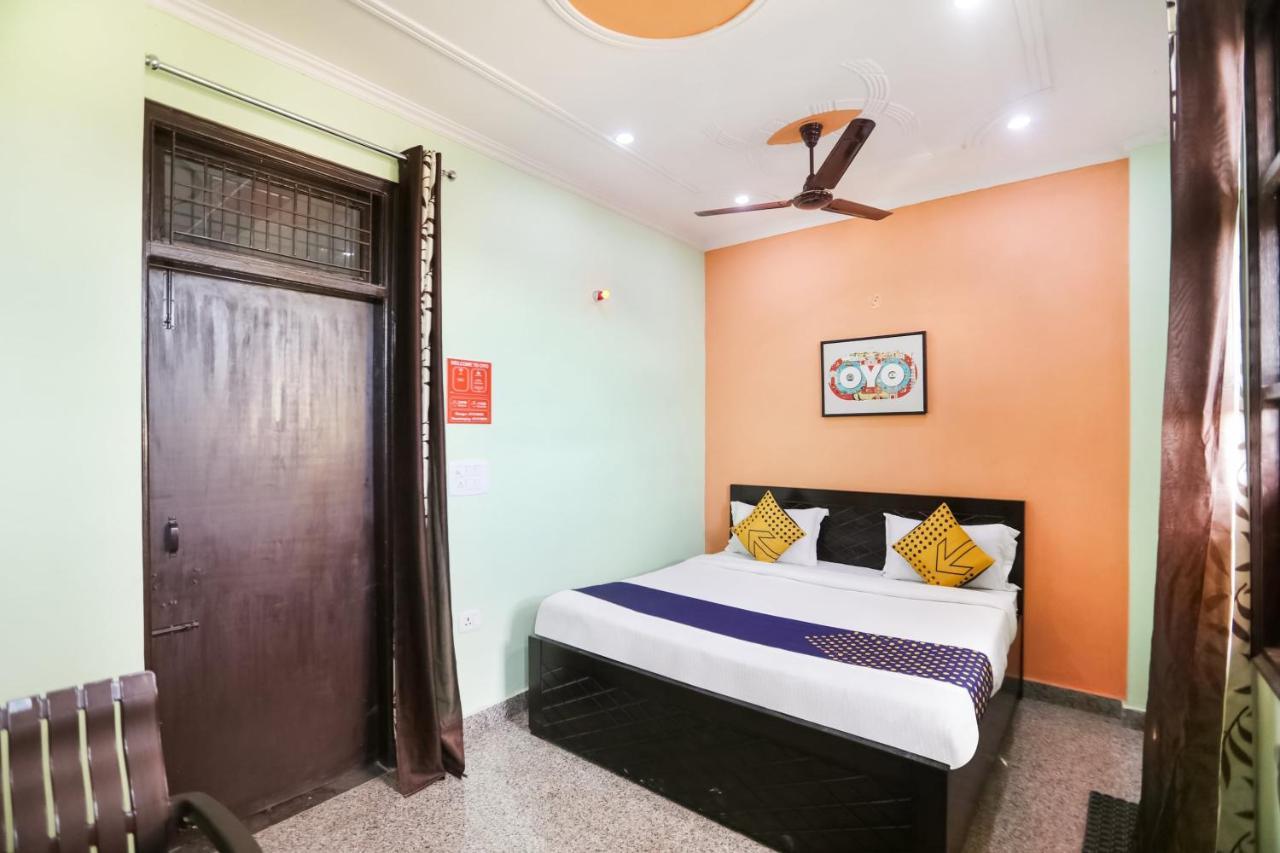 Spot On Main View Guest House Near Leisure Valley Park Ґурґаон Екстер'єр фото
