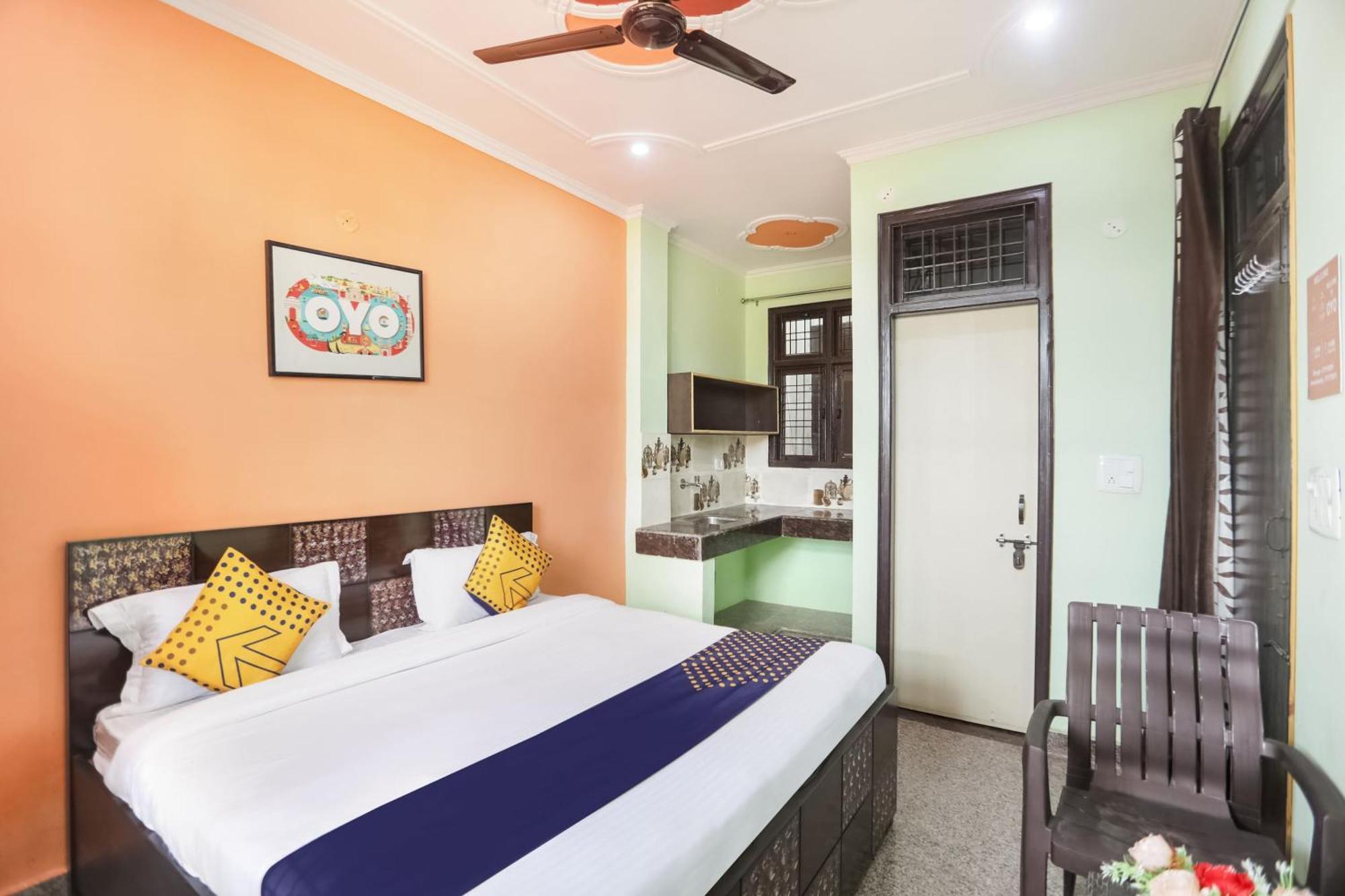 Spot On Main View Guest House Near Leisure Valley Park Ґурґаон Екстер'єр фото
