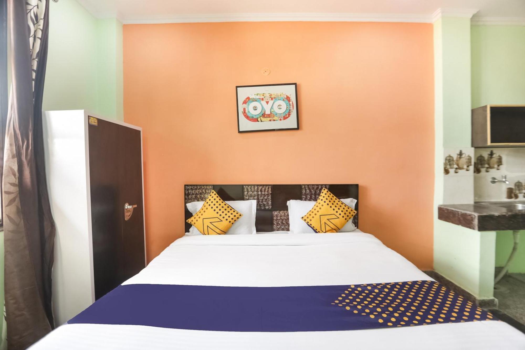 Spot On Main View Guest House Near Leisure Valley Park Ґурґаон Екстер'єр фото