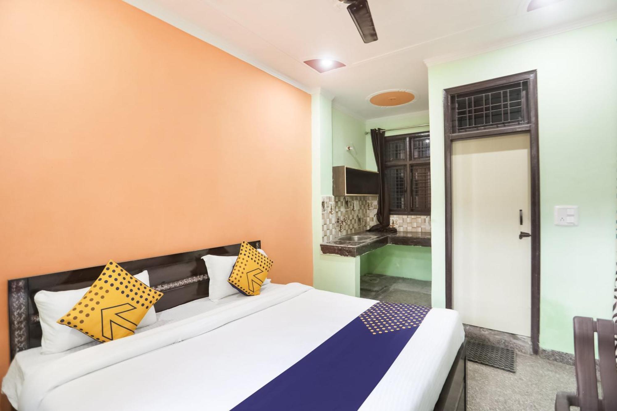 Spot On Main View Guest House Near Leisure Valley Park Ґурґаон Екстер'єр фото