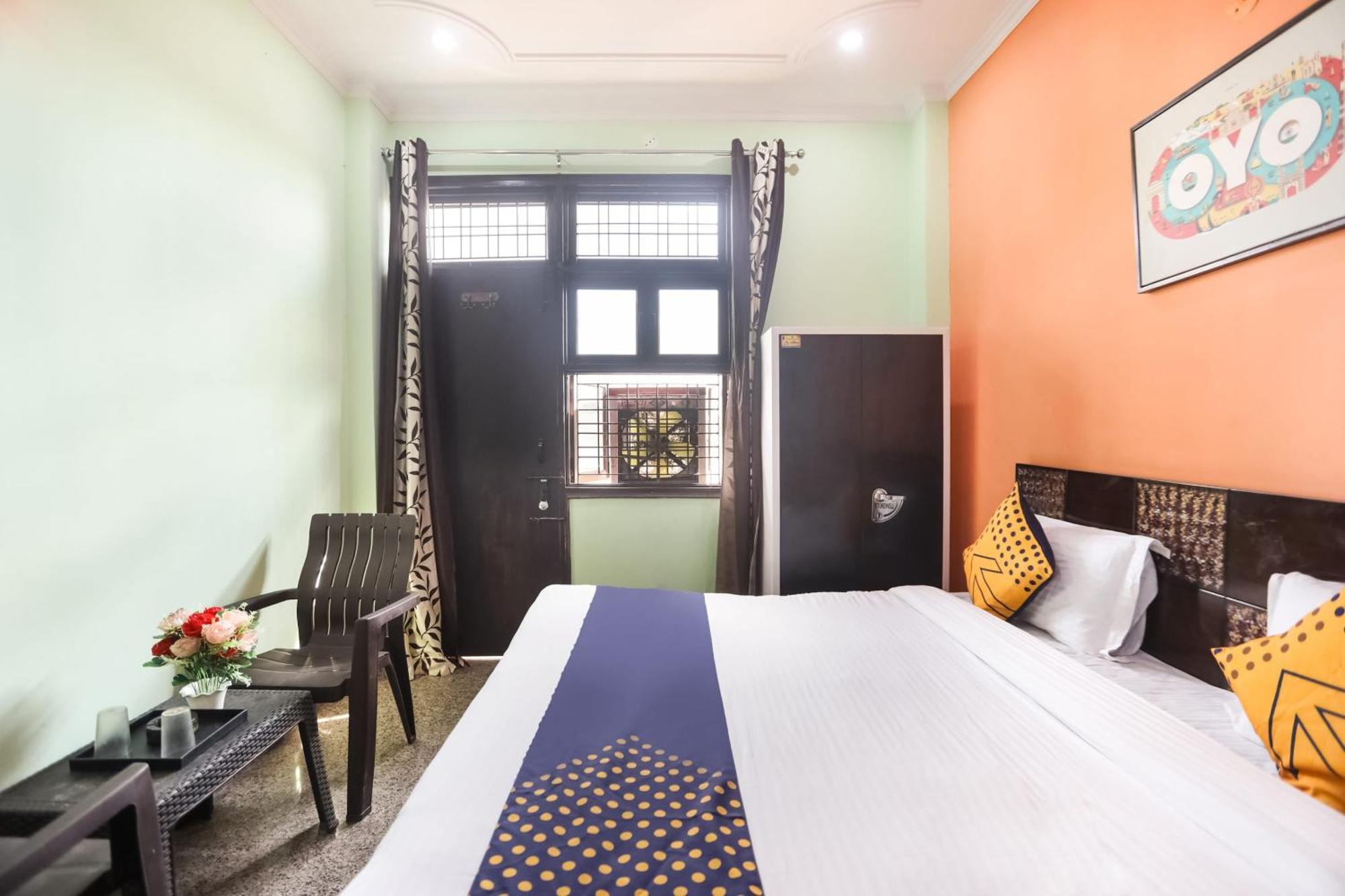 Spot On Main View Guest House Near Leisure Valley Park Ґурґаон Екстер'єр фото