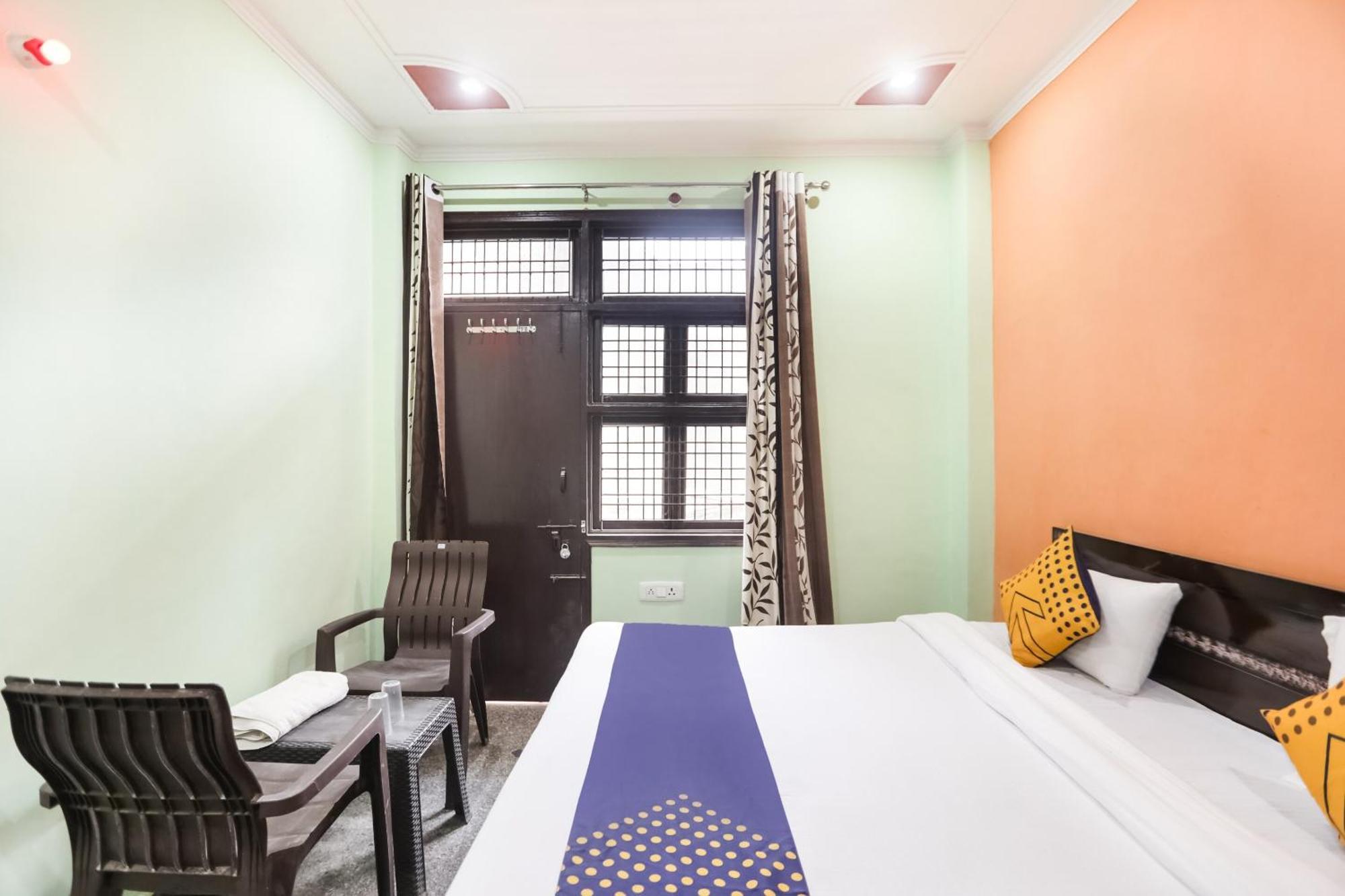 Spot On Main View Guest House Near Leisure Valley Park Ґурґаон Екстер'єр фото